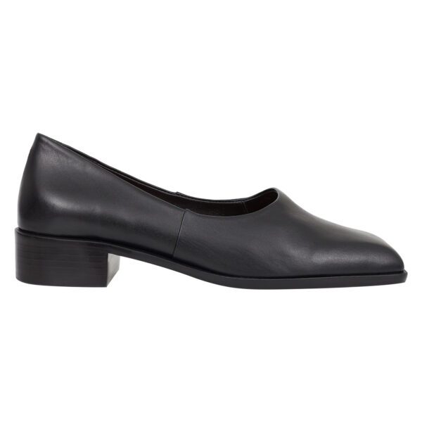 Sapato Horse unissex preto de luxo, couro certificado rastreável, minimalista, estilo loafer artesanal brasileiro.