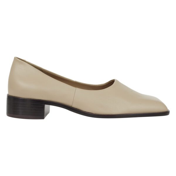 apato Horse unissex preto de luxo, couro certificado rastreável, minimalista, estilo loafer artesanal brasileiro.