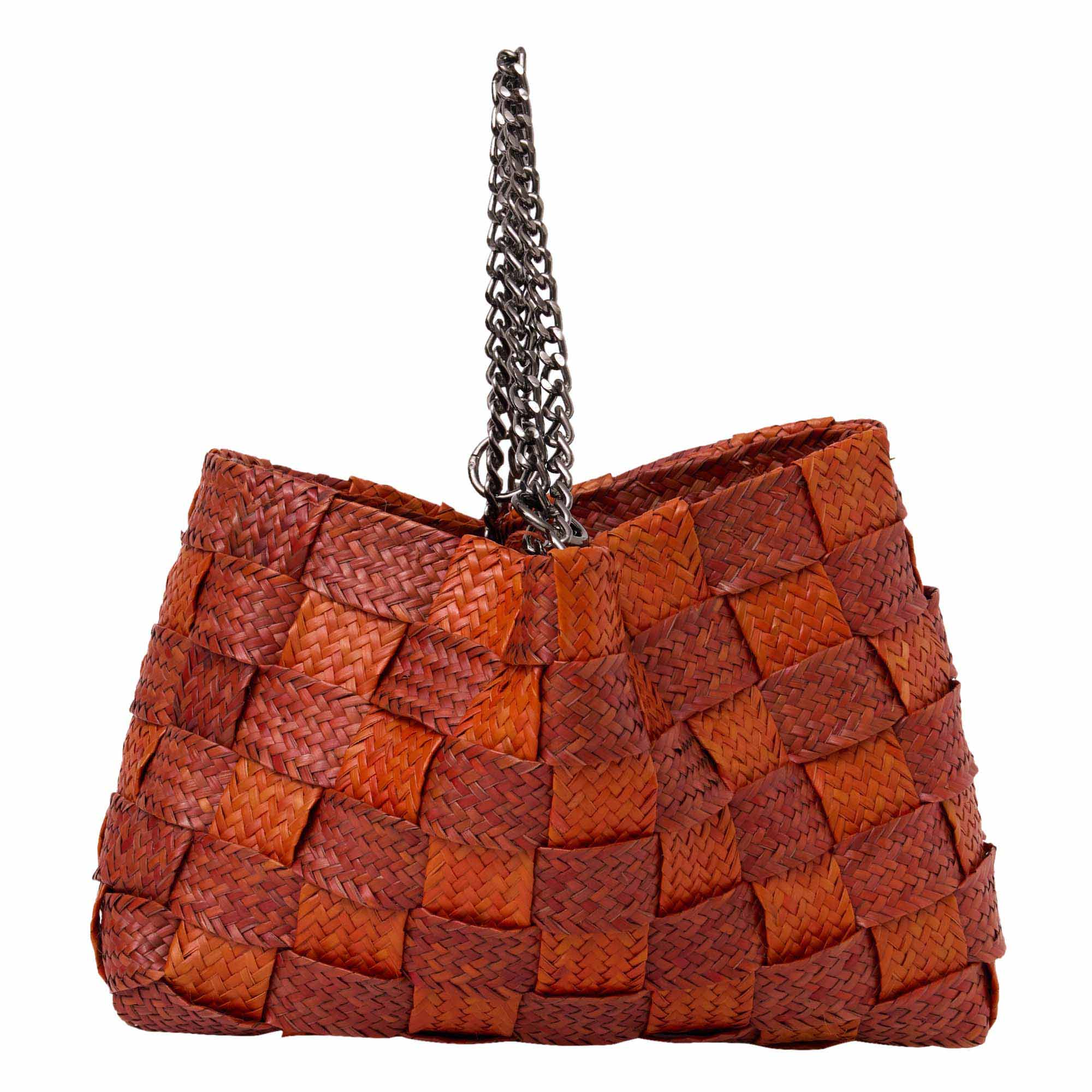 bolsa-tote-bag-leblon-palha-estruturada. Bolsa Leblon de palha trançada, forma estruturada, com alças de corrente de metal ônix.