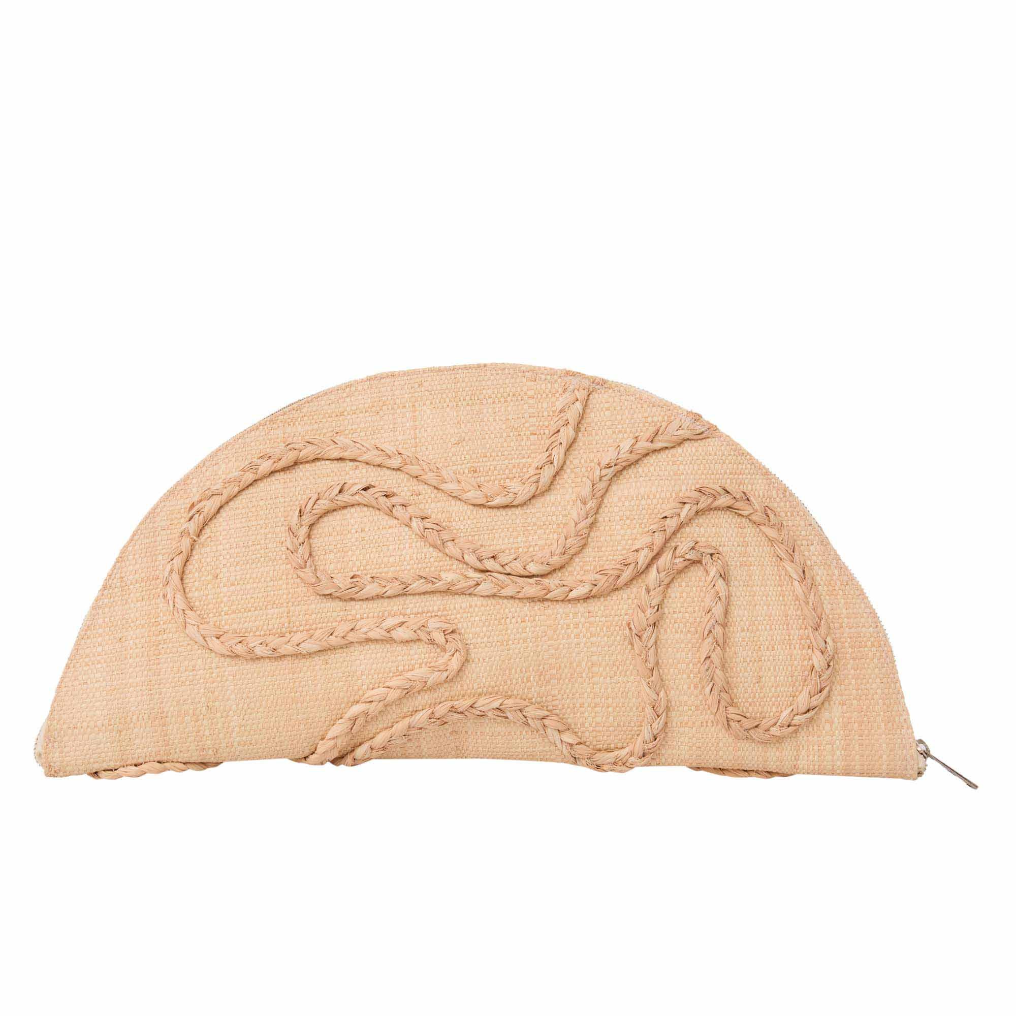 clutch-mare-palha-bordado-rio Clutch Maré, bolsa meia-lua de palha de Buriti, com bordado trançado em relevo inspirado em rios/arquipélagos.