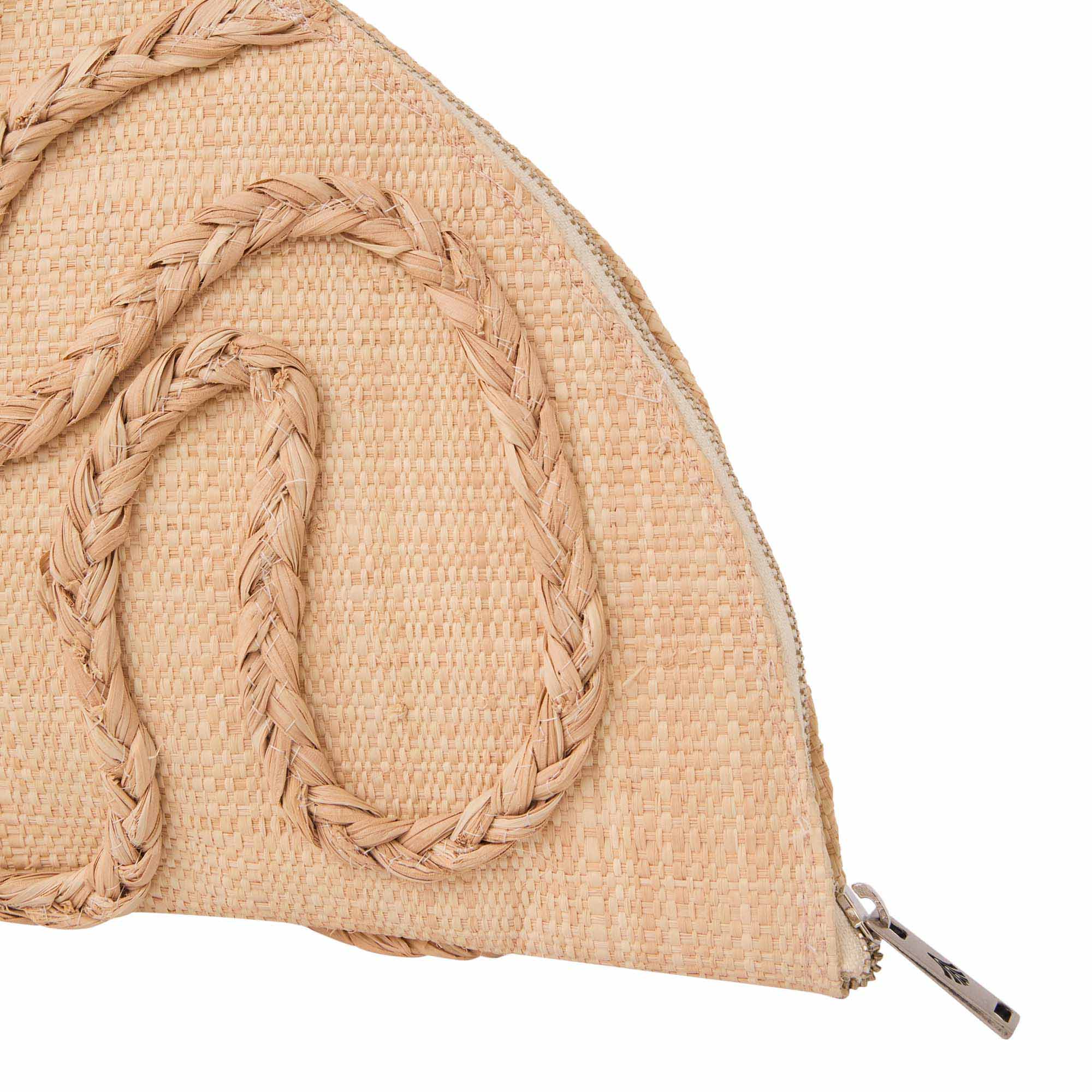 clutch-mare-palha-bordado-rio Clutch Maré, bolsa meia-lua de palha de Buriti, com bordado trançado em relevo inspirado em rios/arquipélagos.